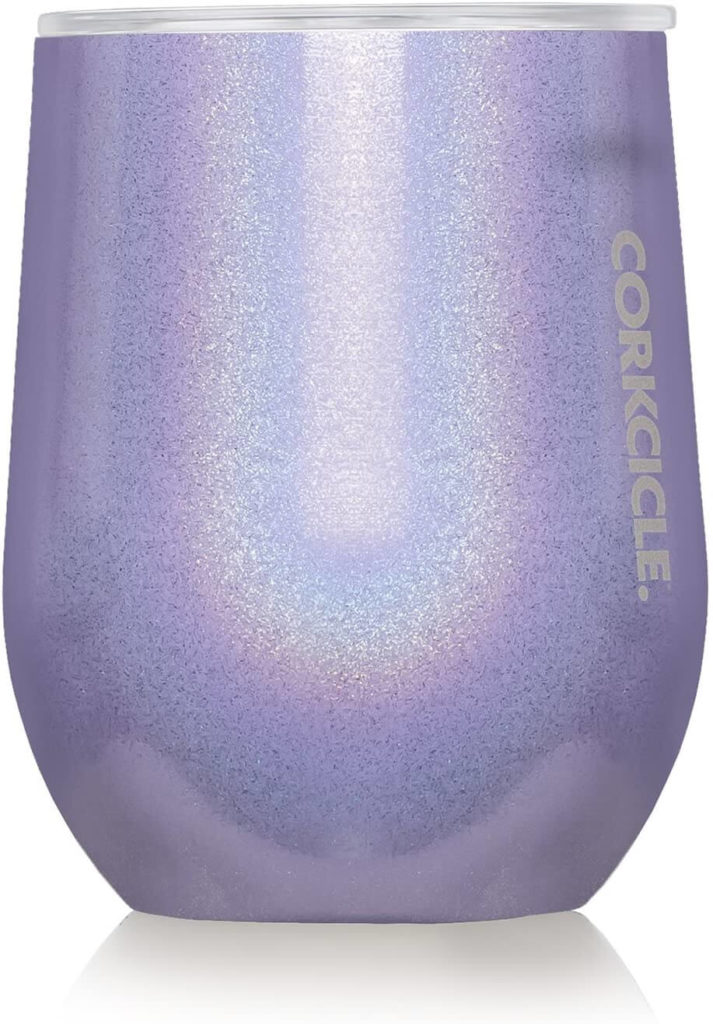 How to Have Outdoor Winter Fun with Friends_corkcicle